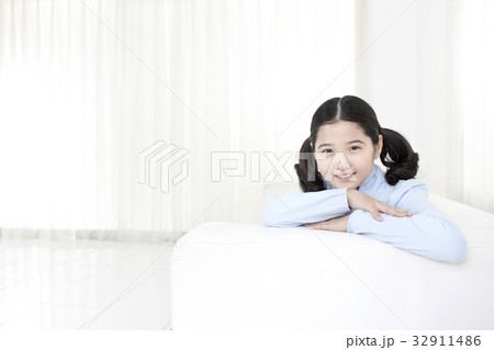 笑顔 微笑 微笑み 32911486