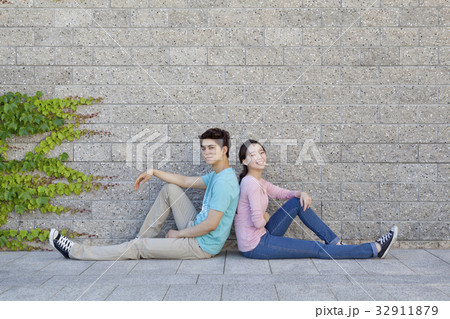 大学生 恋人 青年 32911879