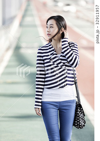 20代 女性 女 32911957