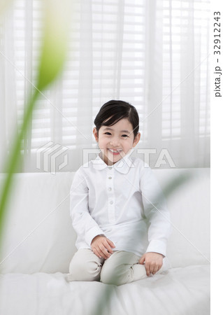 笑顔 微笑 微笑み 32912243