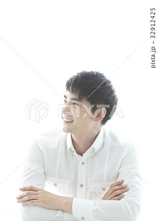 笑顔 微笑 微笑み 32912425