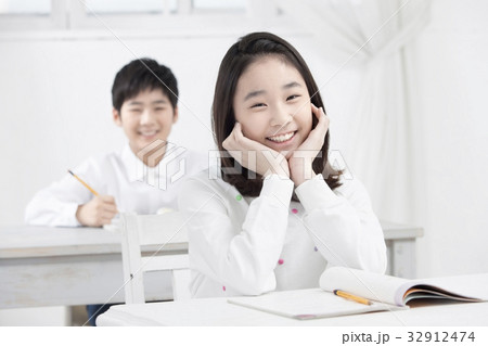 勉強 少年 小学生 32912474