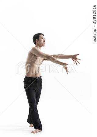 20代 バレエ バレリーナ 32912916