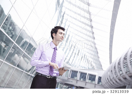 建築 ビジネスマン 若い男 32913039