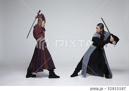 対決 無事 若い男性だけ 32913197