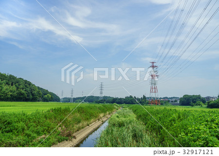 夏の四街道の田園風景 32917121