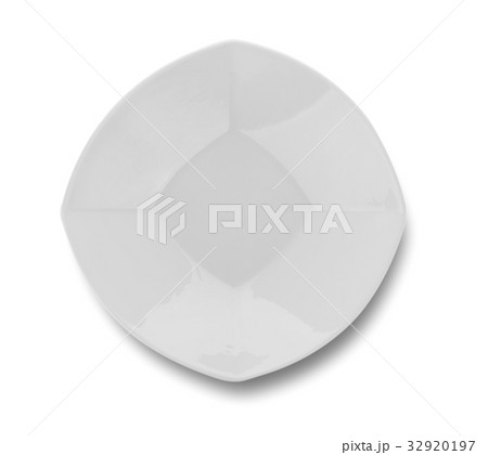 Beautiful shape ceramic plate on white background Beautiful shape ceramic plate on white background 32920197