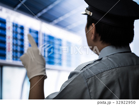 スタッフ 32922950