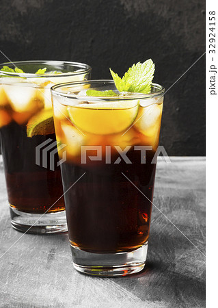 Two glasses of cocktail Cuba Libre Two glasses of cocktail Cuba Libre 32924158