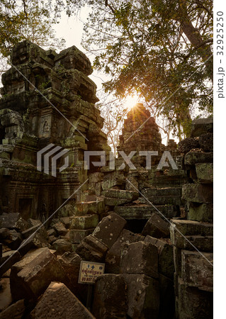 世界文化遺産 社員 旅行 32925250