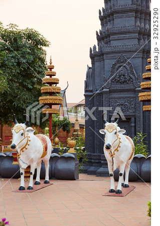 社員 カンボジア アンコール 32925290