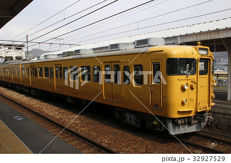 濃黄色の山陽本線115系(AU13Eクーラー搭載) 濃黄色の山陽本線115系(AU13Eクーラー搭載) 32927529