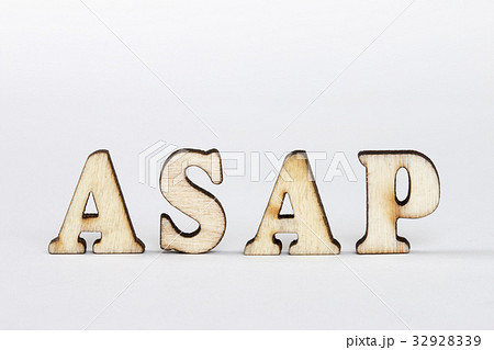 出来る限り早く as soon as possibleの略語ASAPの木製アルファベットオブジェ 32928339