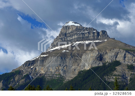 カナディアンロッキー Pilot Mountain カナディアンロッキー Pilot Mountain 32928656