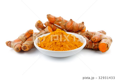 Turmeric roots with turmeric powder Turmeric roots with turmeric powder 32931433
