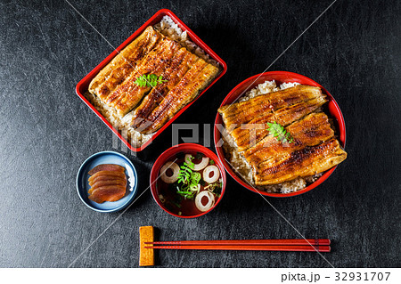 最高級国産鰻の蒲焼　Grilled eel of the finest Japanese 32931707