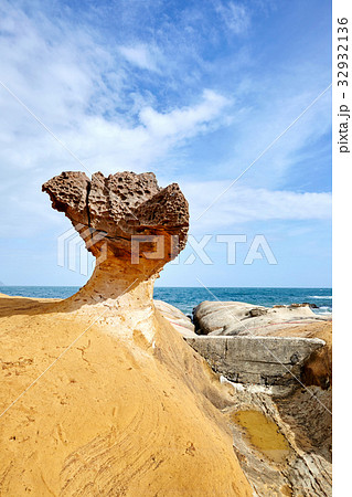 岩 石 グー 32932136