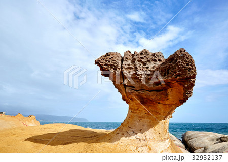 岩 石 グー 32932137