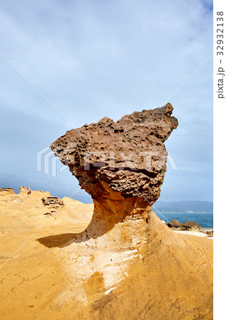 対北朝鮮 台湾の 岩 32932138
