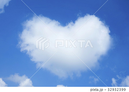 ハートの雲の写真素材 [32932399] - PIXTA