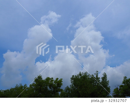 空と雲 32932707