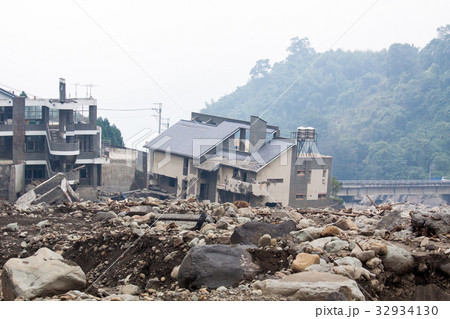 地震 台風 大風 32934130