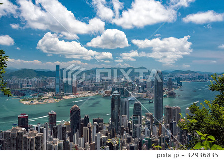 ビクトリアピークから望む香港の風景　晴天 32936835