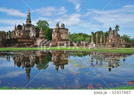 タイ国スコータイ歴史公園、ワット・マハタート タイ国スコータイ歴史公園、ワット・マハタート 32937887