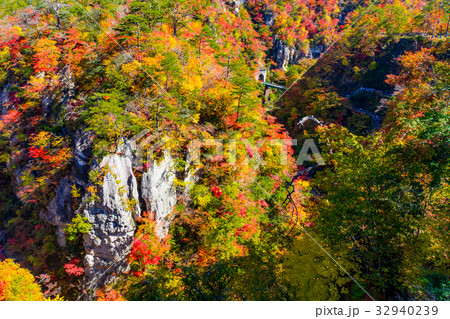 【宮城県】鳴子峡の紅葉 32940239