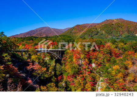 【宮城県】鳴子峡の紅葉 32940243