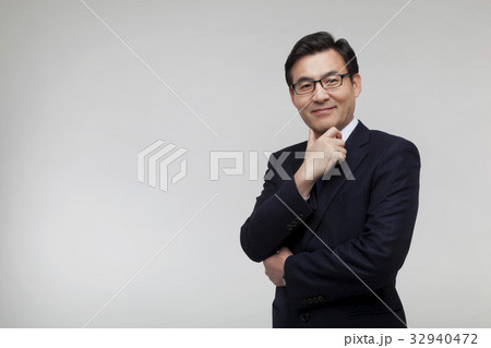 笑顔 微笑 微笑み 32940472