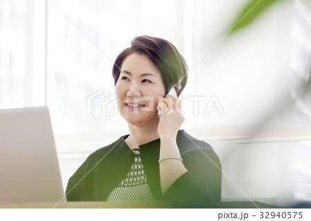 笑顔 微笑 微笑み 32940575