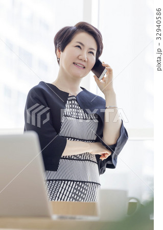 ノートパソコン ノートブック ビジネス 32940586