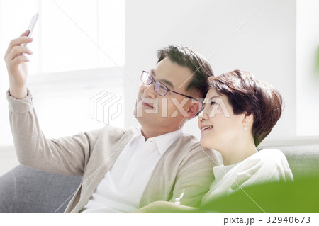 笑顔 微笑 微笑み 32940673