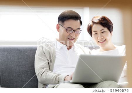 ノートパソコン ノートブック 夫婦 32940676