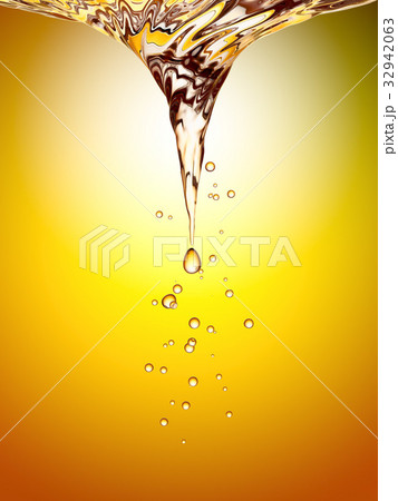 Whirlpool in gold water 32942063