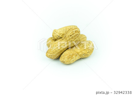 Dried peanuts isolated on white 32942338