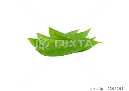 Snow peas isolated on white background.. 32942914