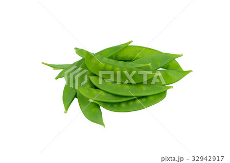 Snow peas isolated on white background.. 32942917