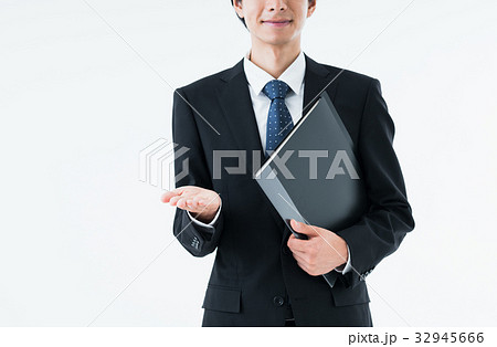 ビジネスマン（ファイル） 32945666