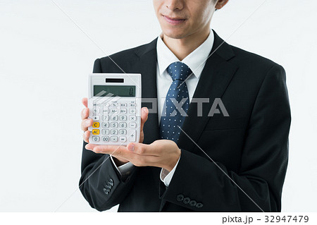ビジネスマン(電卓) ビジネスマン(電卓) 32947479
