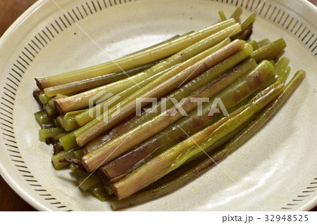 アク抜きした赤ズイキ 32948525