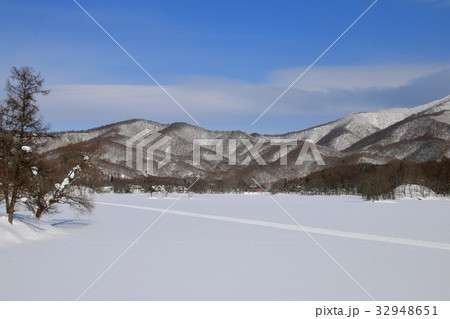冬の曽原湖（裏磐梯・北塩原村） 32948651