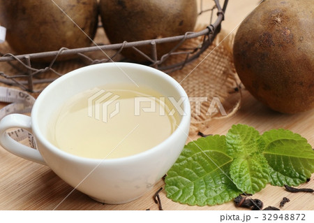 lo han guo with drink 32948872