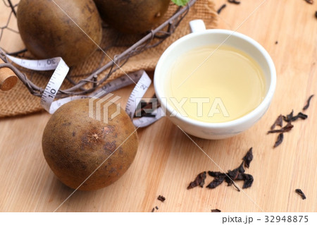 lo han guo with drink 32948875