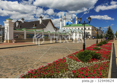 Walls of the Kazan Kremlin at sunset, Kazan 32949624