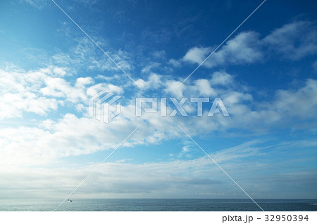 青空 朝の空の写真素材