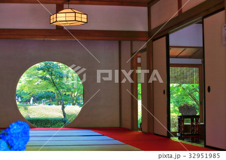 明月院　悟りの窓 32951985