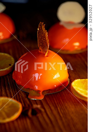 Orange mousse cake. Bright,juicy,citrus massovoe Orange mousse cake. Bright,juicy,citrus massovoe 32952027