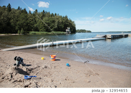 スウェーデンの湖水浴 32954655